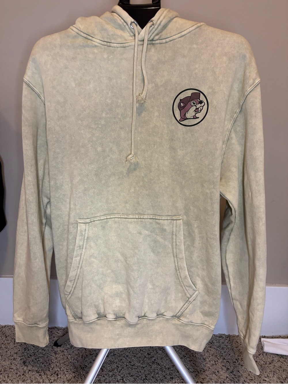 Buc-ee’s Hoodie Medium Vintage Wash Beaver Graphic Pullover Sweatshirt